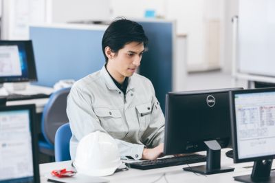 株式会社リヴァストーン